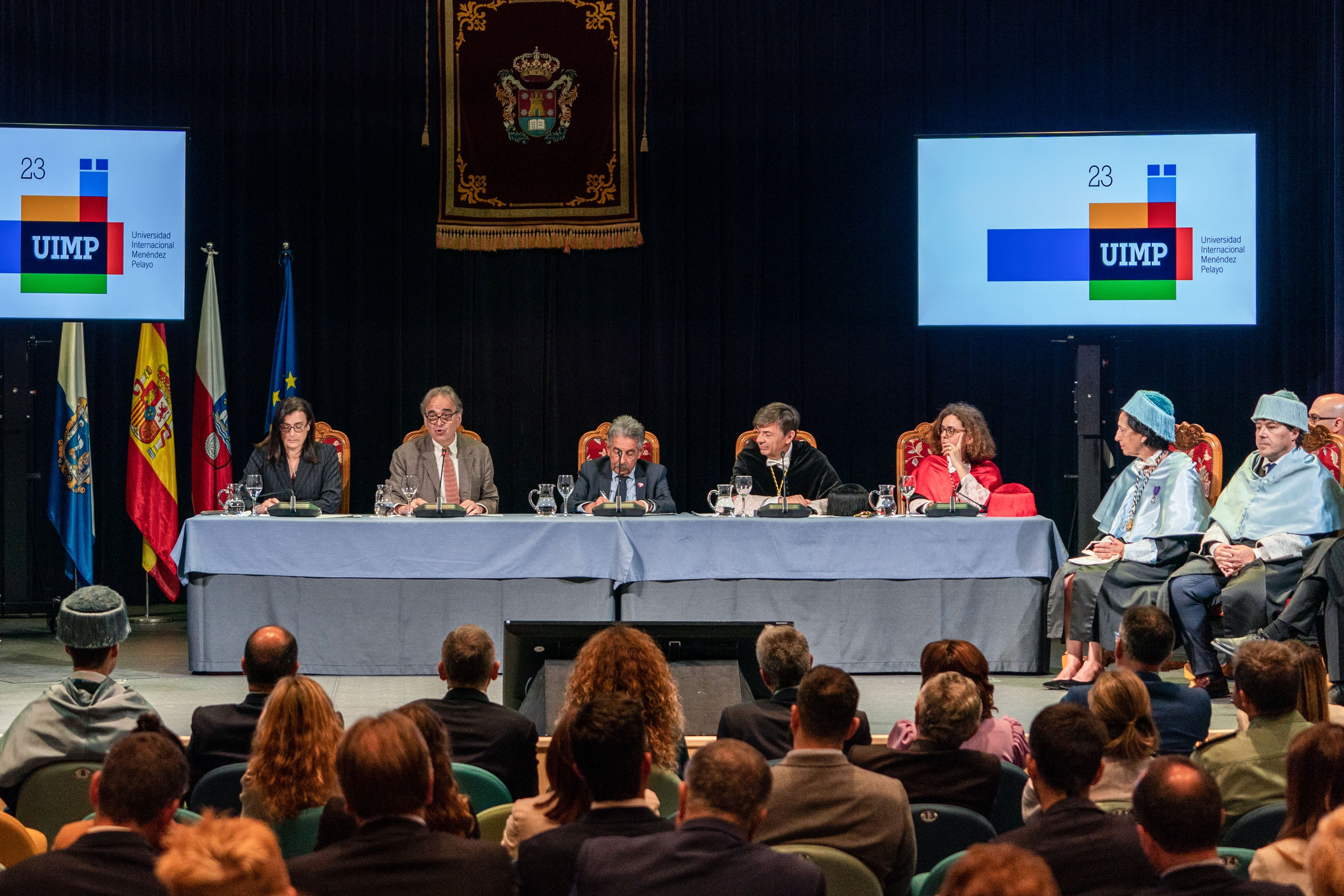 El ministro de Universidades, Joan Subirats, junto al presidente de Cantabria en funciones, Miguel Ángel Revilla,  asiste a la inauguración de los cursos de verano de la Universidad Internacional Menéndez Pelayo, este jueves en Santander.