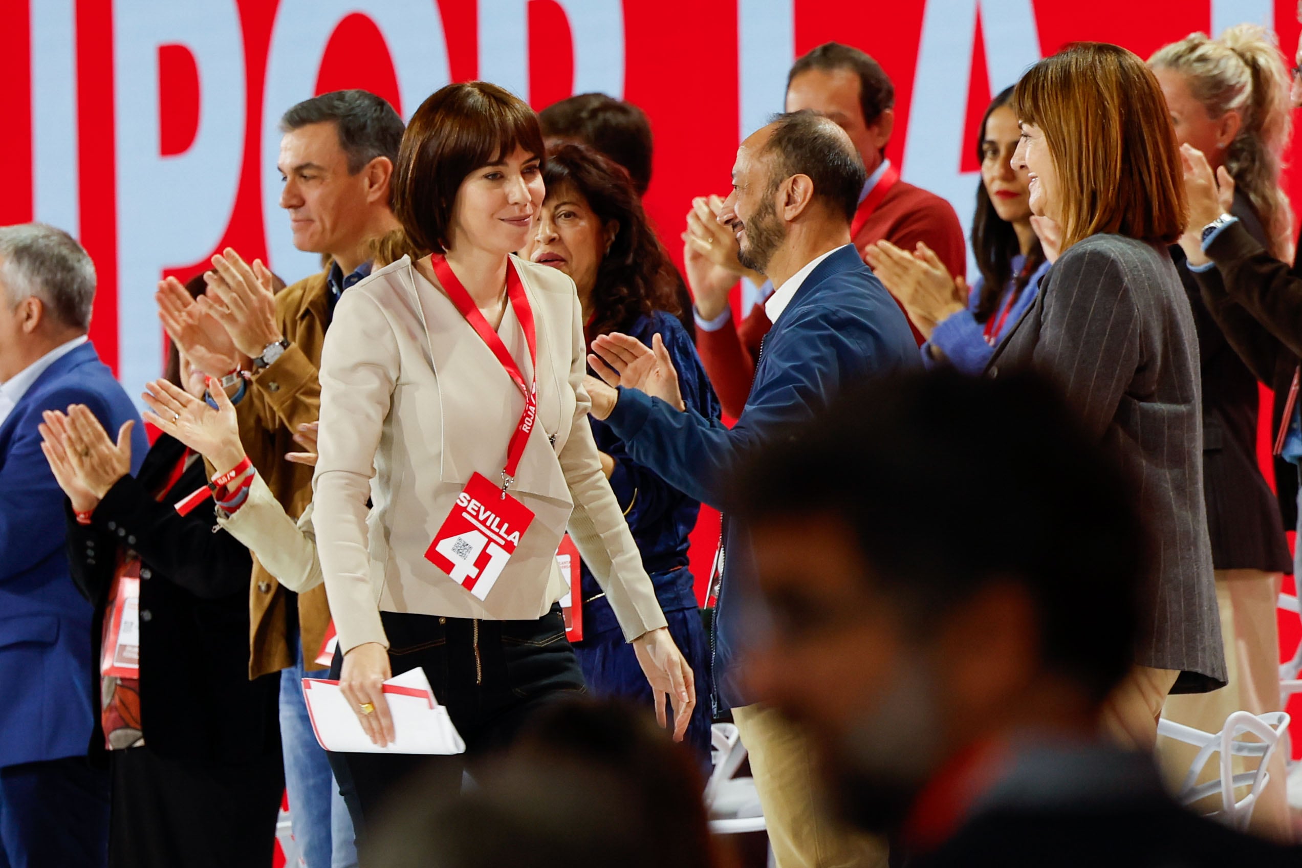 La ministra de Ciencia y Universidades, Diana Morant (c) tras su intervención en el 41 Congreso Federal del PSOE reunido en Sevilla este sábado.