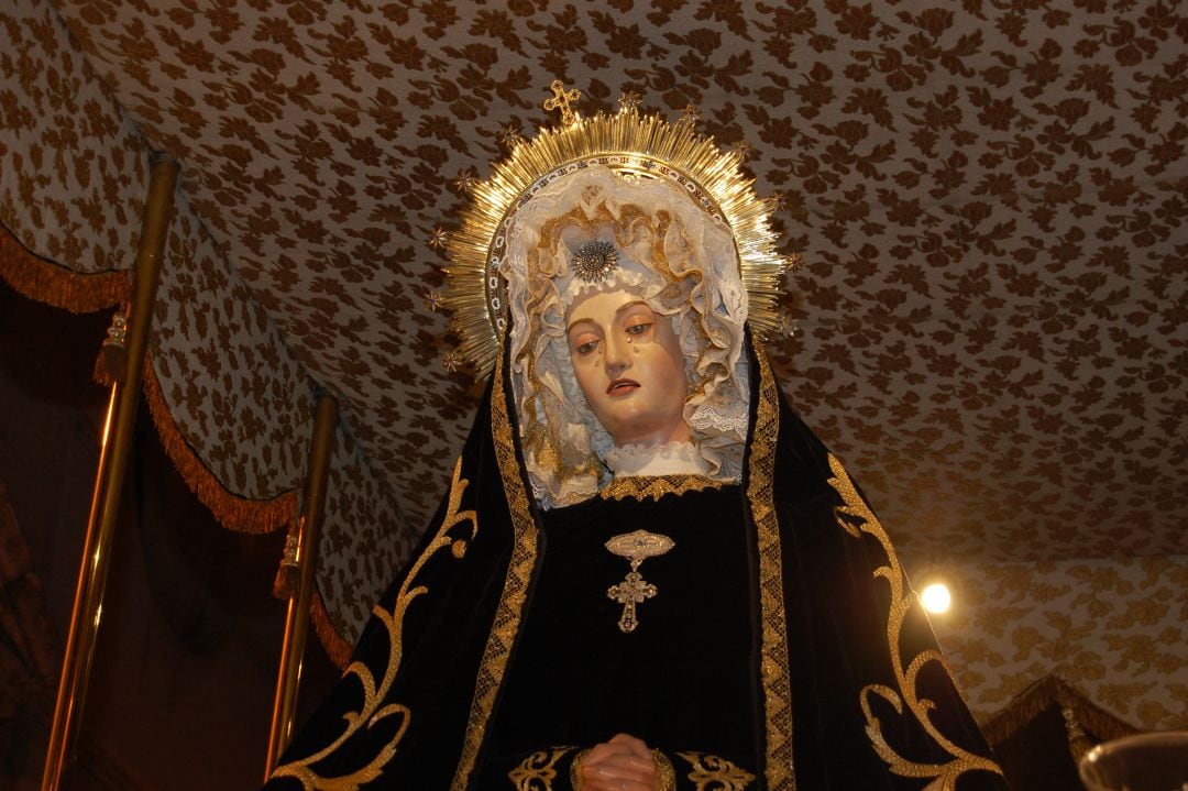 Las procesiones del Dolor y La Soledad de la Virgen protagonizan los actos del Sábado Santo