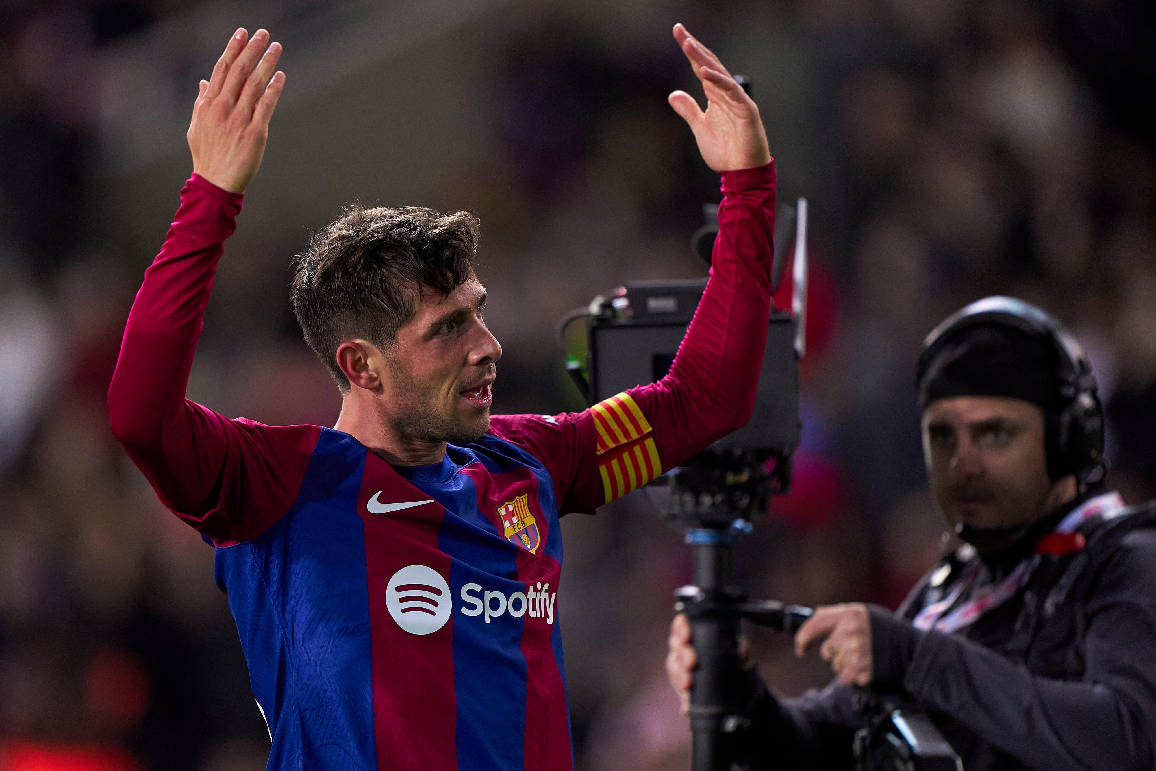 Sergi Roberto, pide el apoyo de la afición.