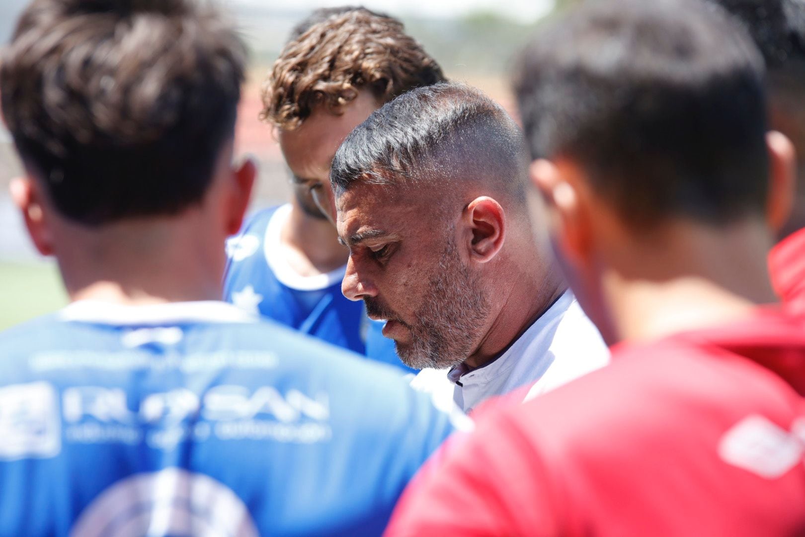 El técnico Emilio Fajardo durante el partido ante el Ciudad de Lucena