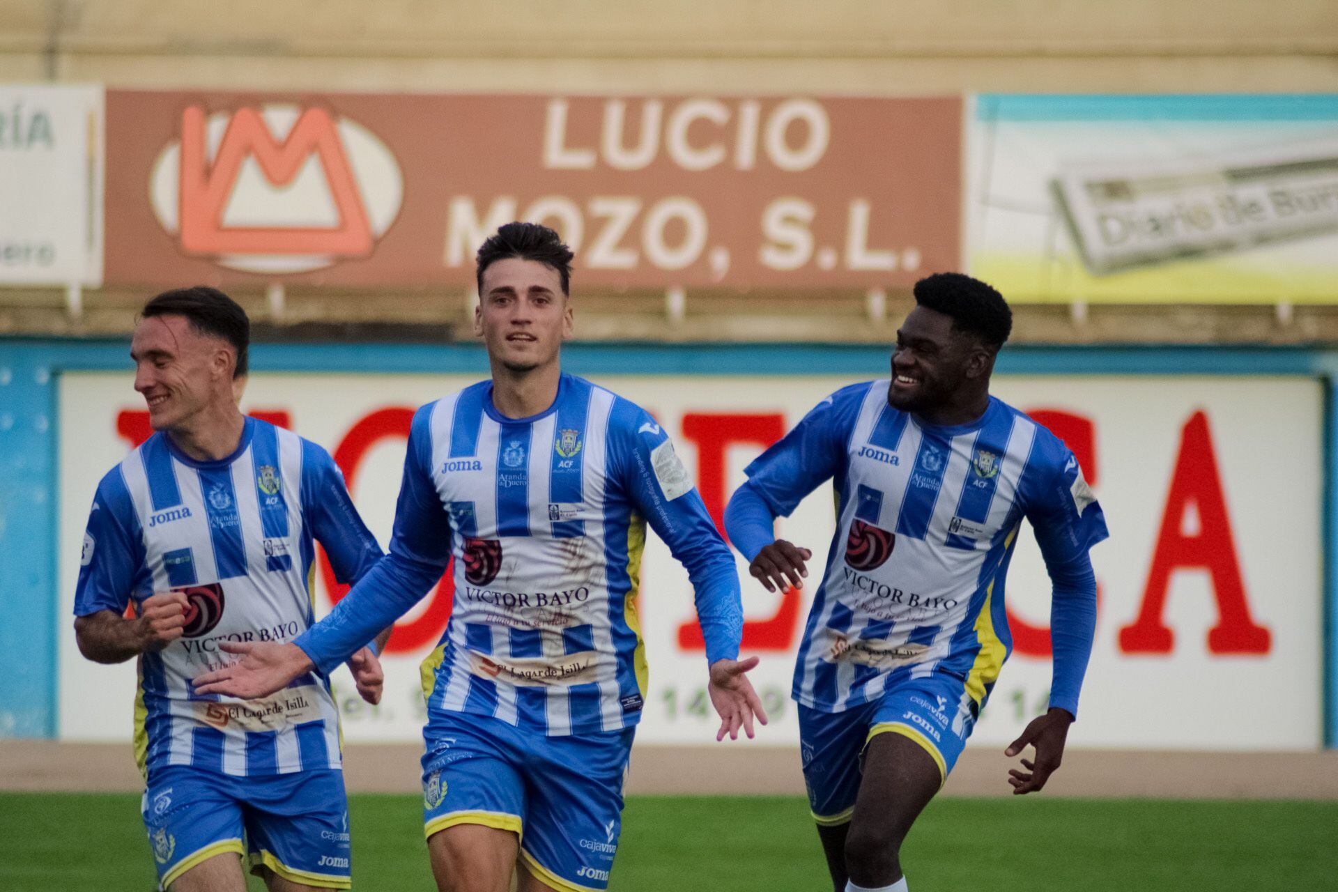 Manu Calvo abrió el marcador en la primera mitad