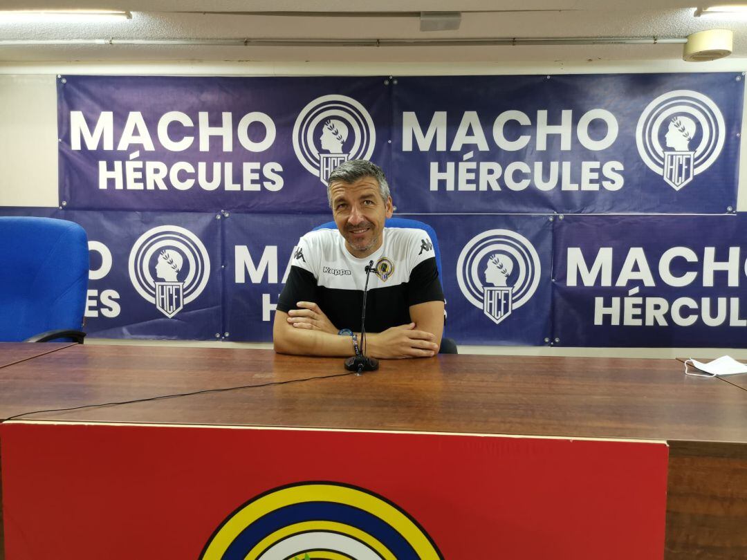 David Cubillo en la sala de prensa del Rico Pérez