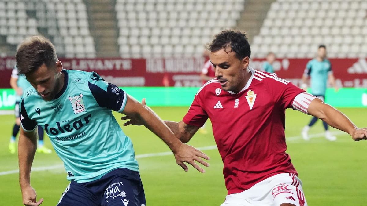 El Real Murcia más débil en defensa pierde contra el Sanluqueño y agrava el problema de Nueva Condomina