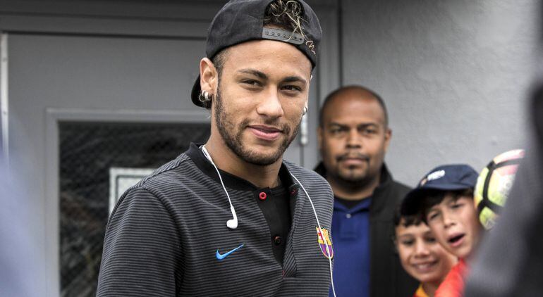 Neymar, en un viaje con el Barcelona en esta pretemporada