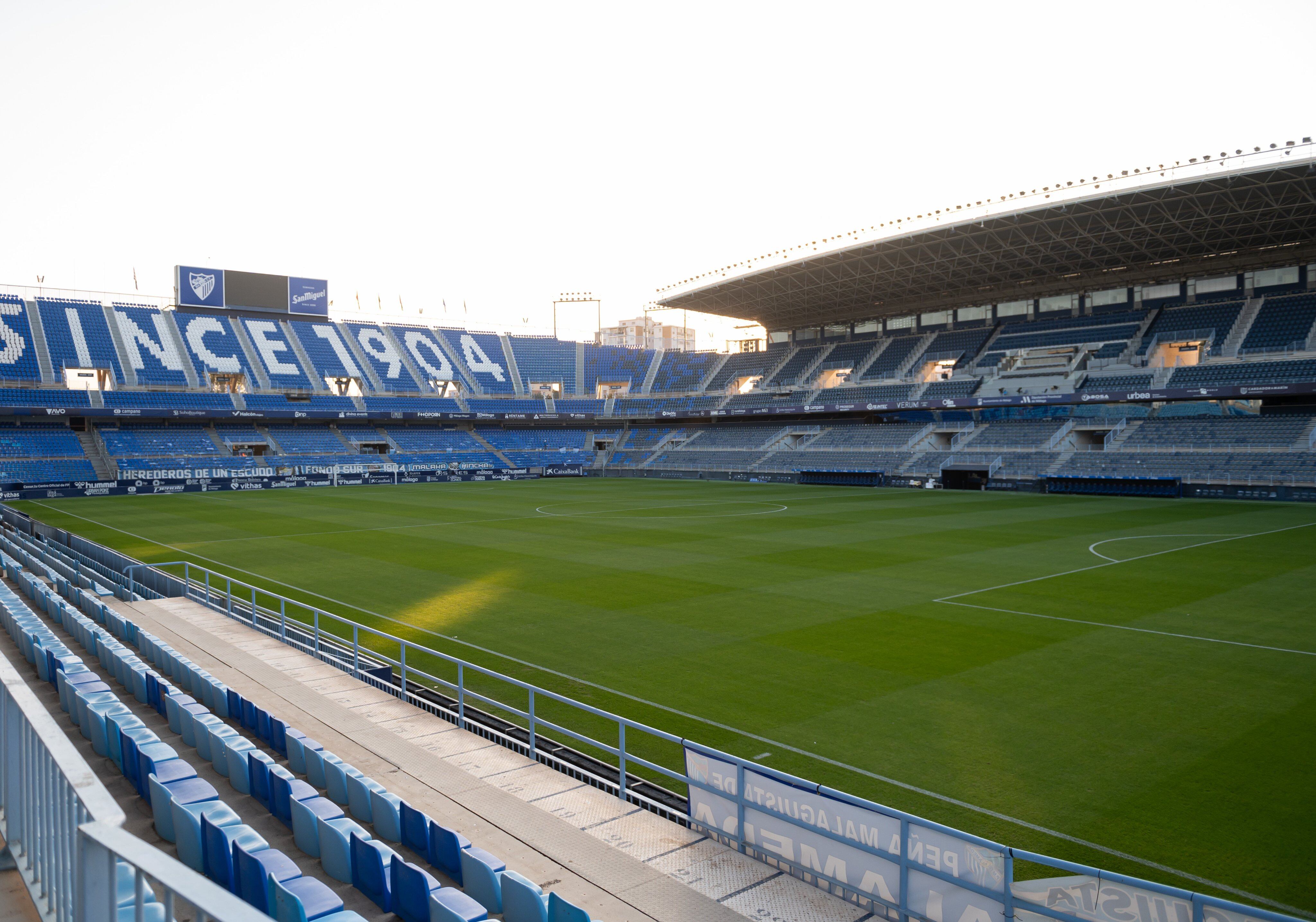 Grada vacía del estadio La Rosaleda