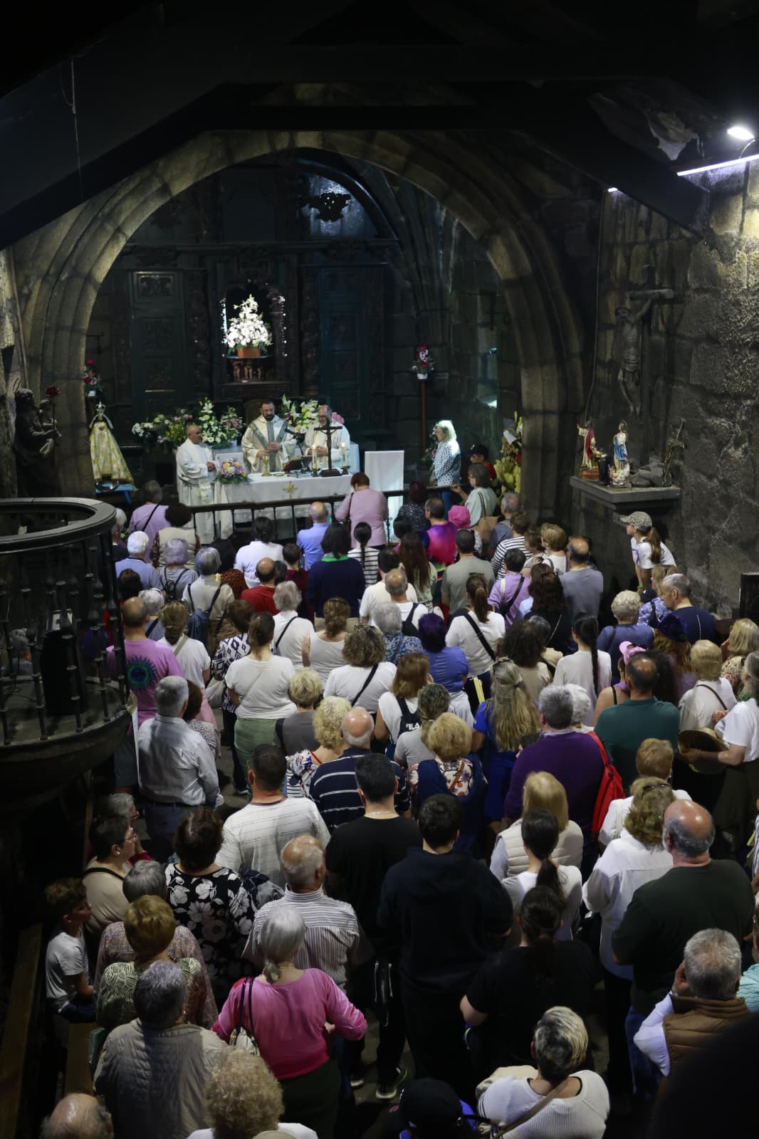 La ermita de Chamorro se ha llenado desde la mañana (foto: Concello de Ferrol)