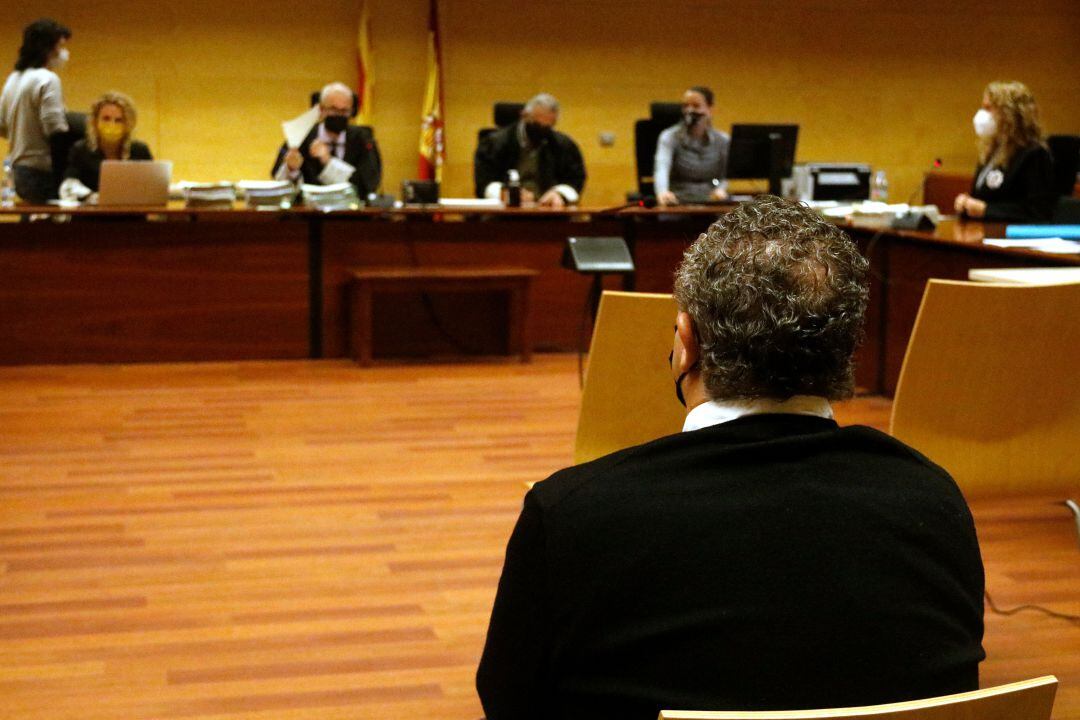 Acusat, avui al judici.