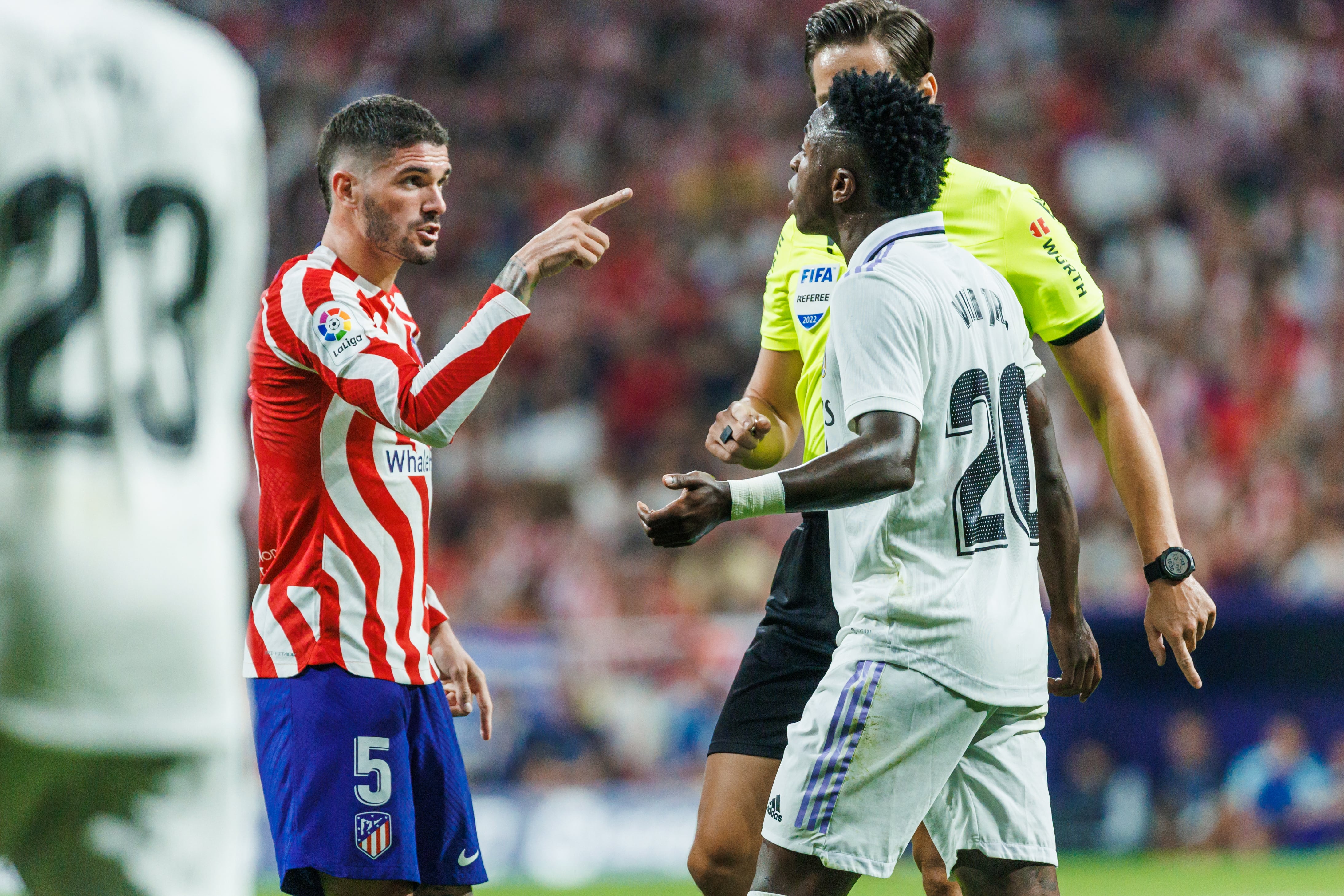 Rodrigo de Paul y Vinícius Júnior, en un derbi madrileño