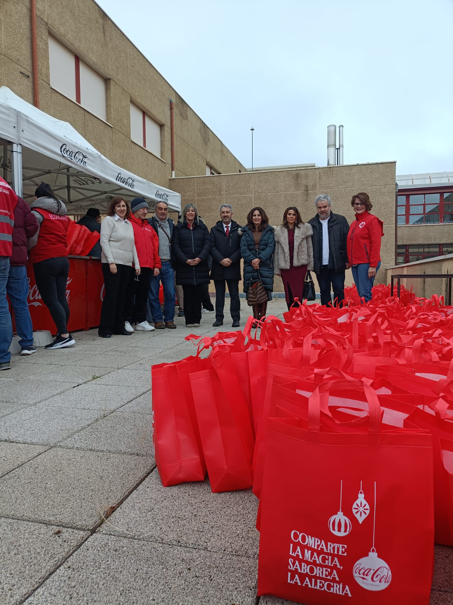 La iniciativa, impulsada por Coca-Cola bajo el lema ‘Refresca tu espíritu navideño’, en Ávila