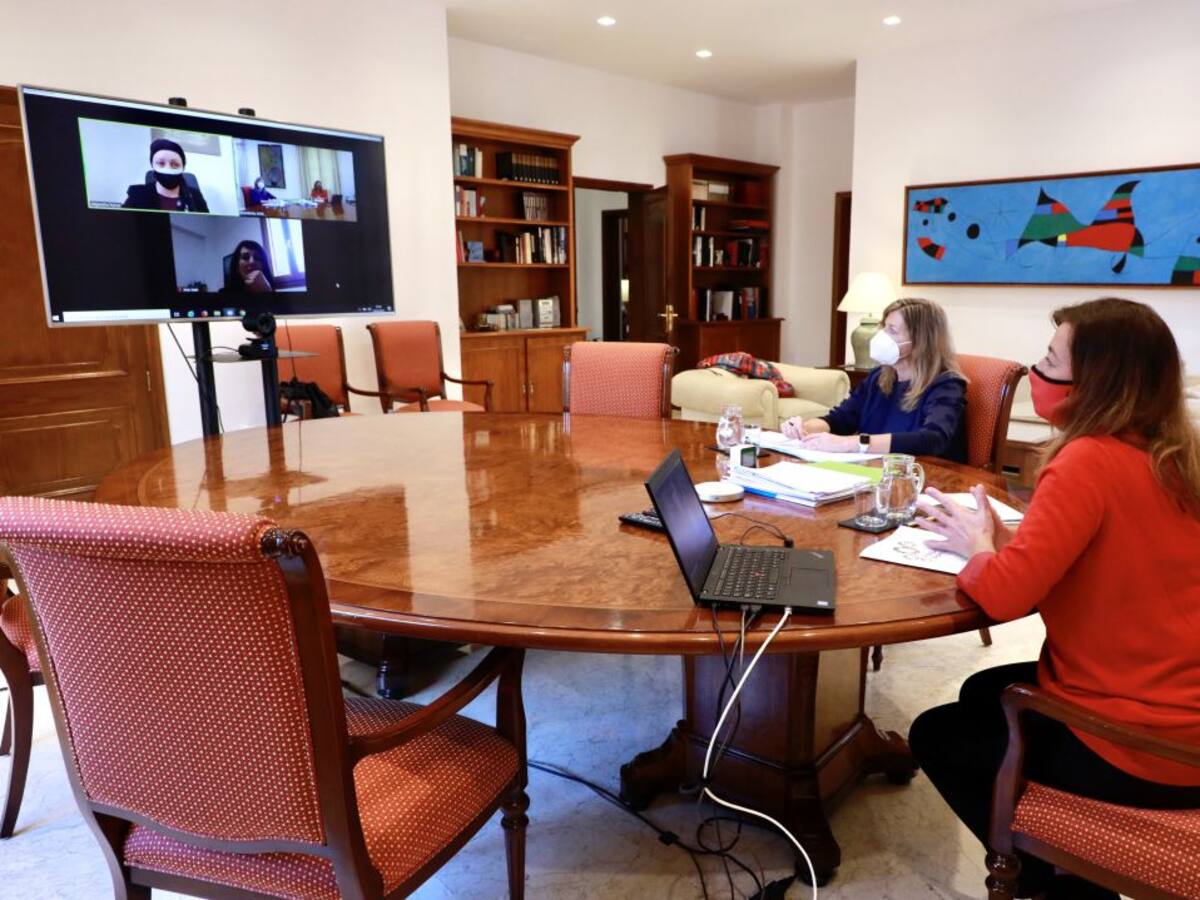 Formentera cierra la restauración y solo podrán reunirse personas convivientes