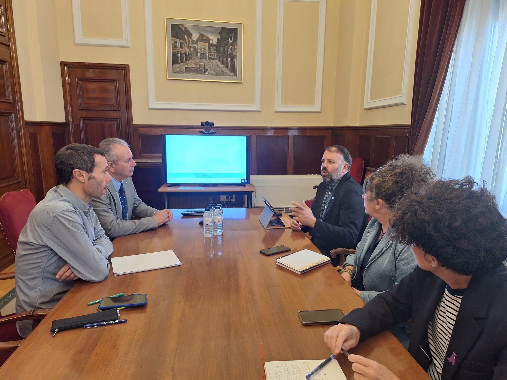 Reunión de representantes de Los Monegros y la Subdelegación