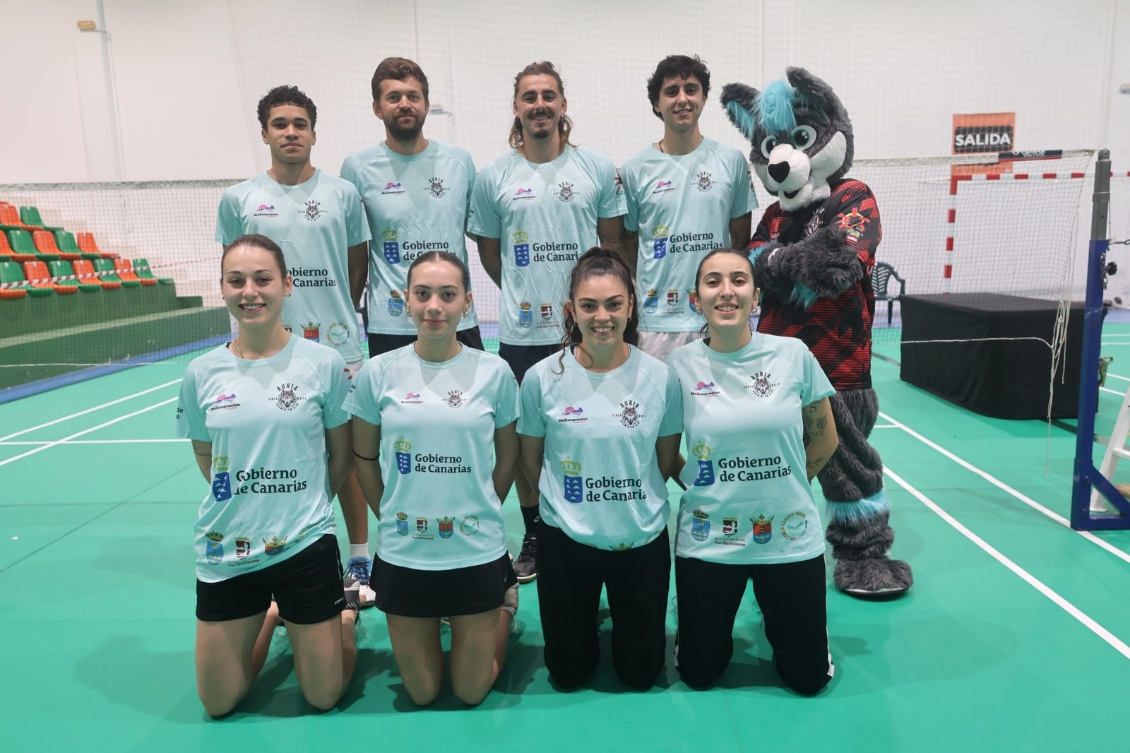 Jugadores del Auria Bádminton Club de Lanzarote.