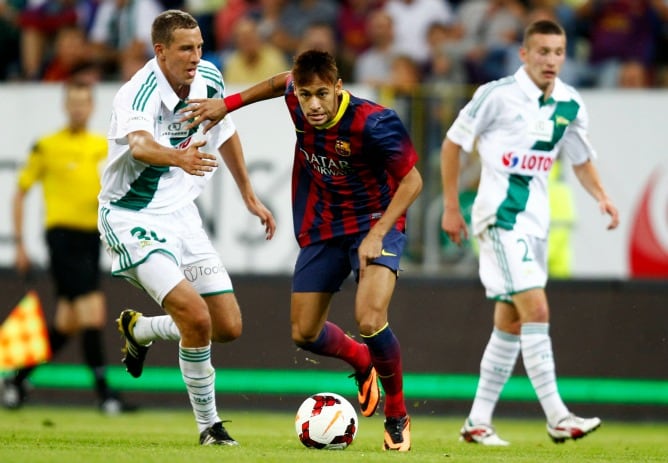 El brasileño ha jugado sus primero diez minutos con la camiseta azulgrana, durante el empate contra el Gdansk polaco.