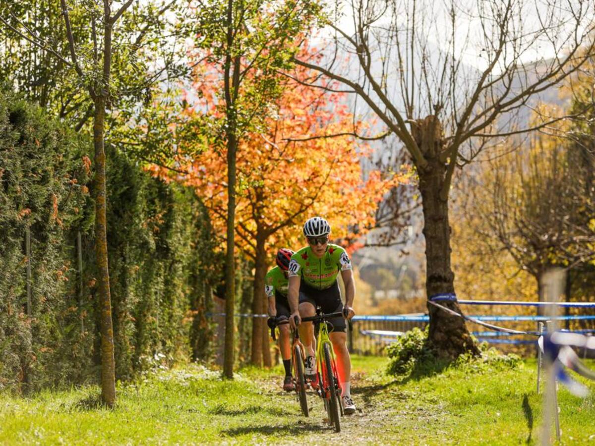 Adrián Villacampa y Lilian Soriano, campeones de Aragón de Ciclocross en un completo fin de semana en el Valle de Benasque