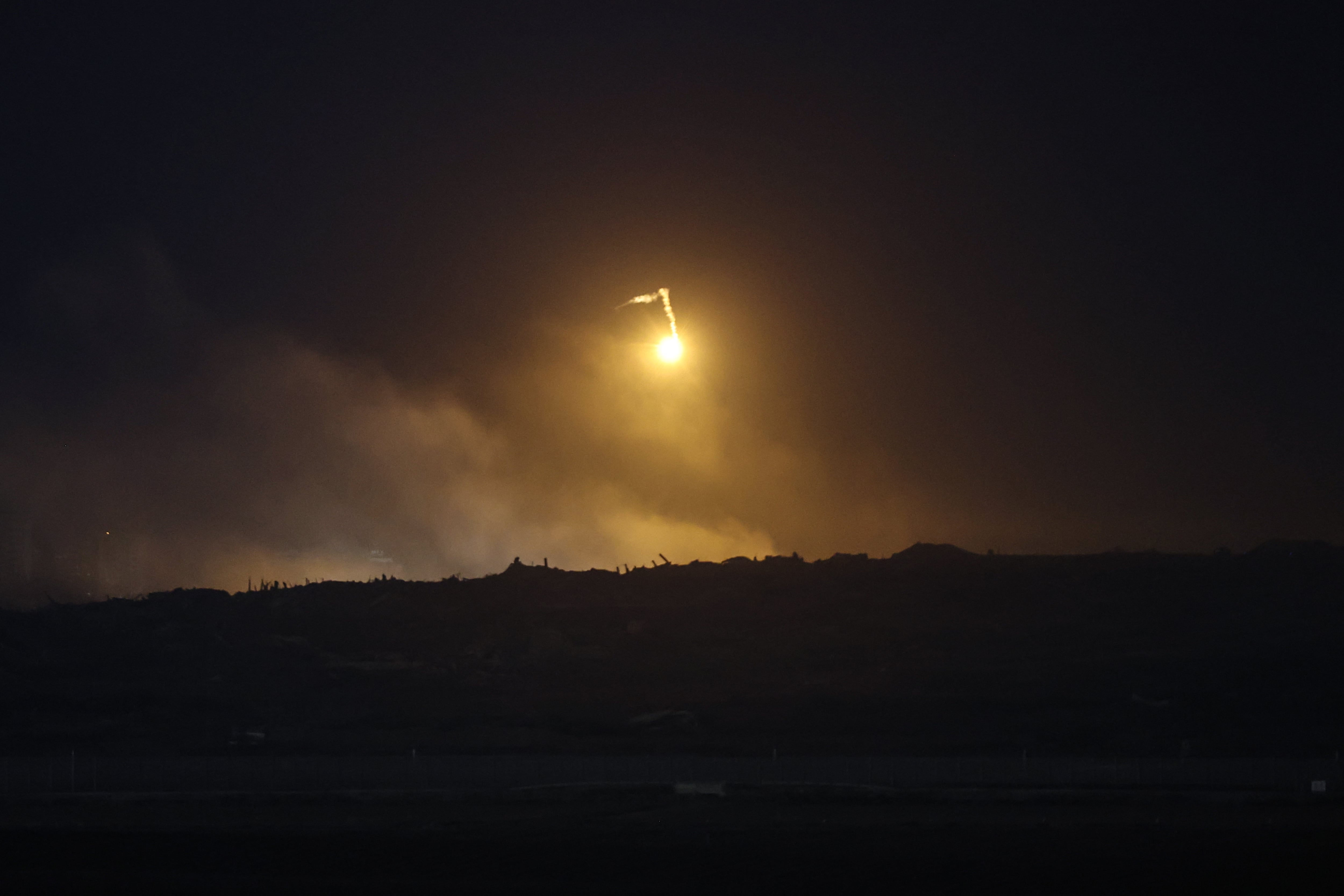 Netanyahu ordena una nueva oleada de ataques tras acusar a Hamás de violar el alto el fuego, en vigor desde hace más de dos semanas.