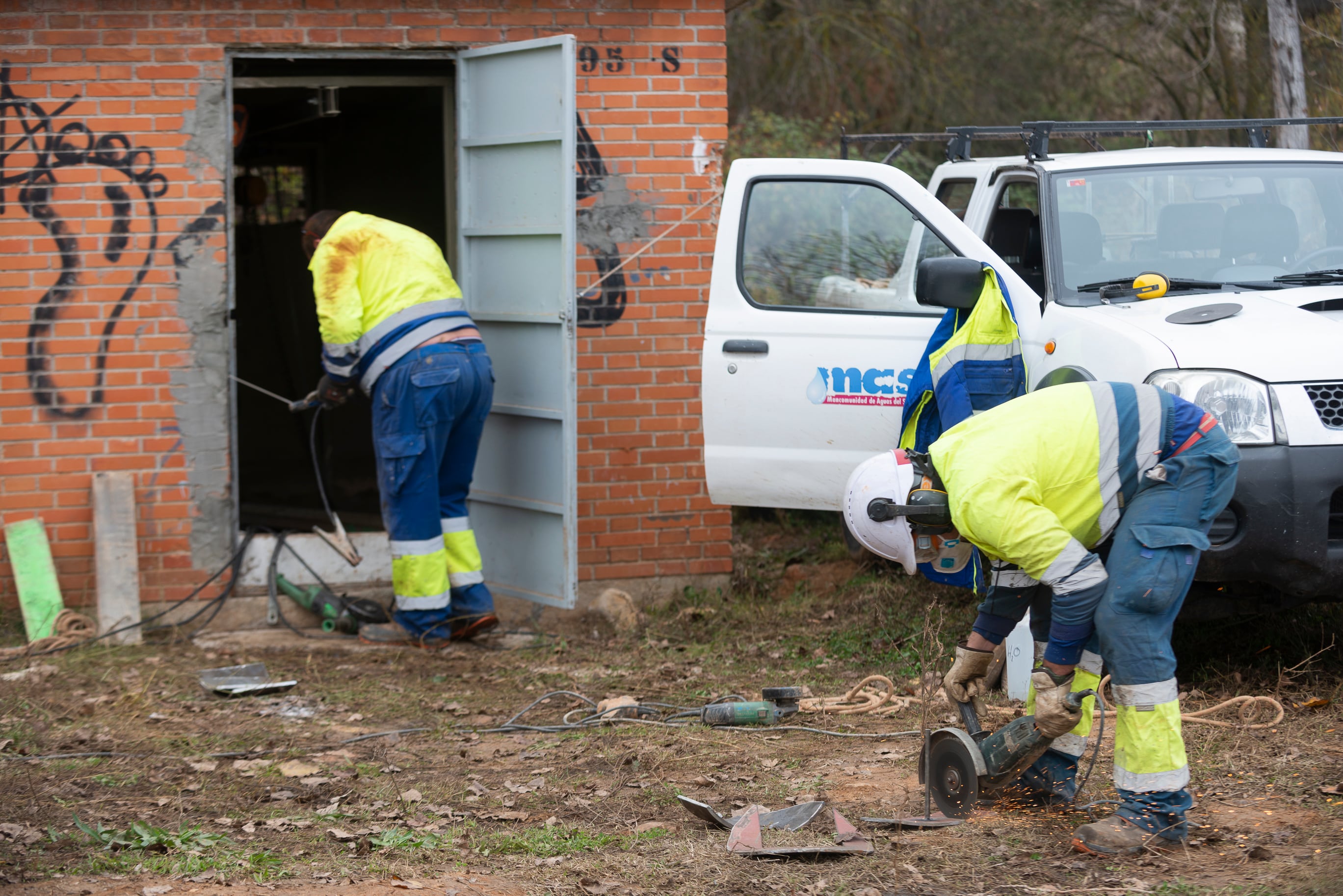 Operarios de la Mancomunidad de Aguas del Sorbe