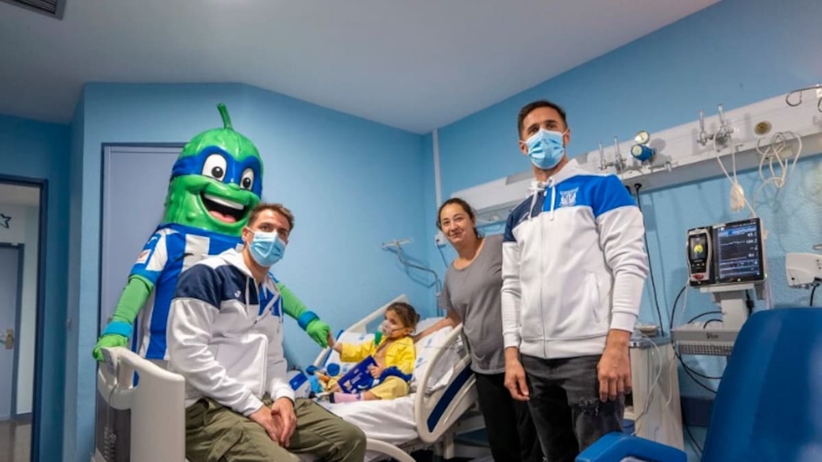 Regalos pepineros en la Navidad del Hospital Severo Ochoa de Leganés