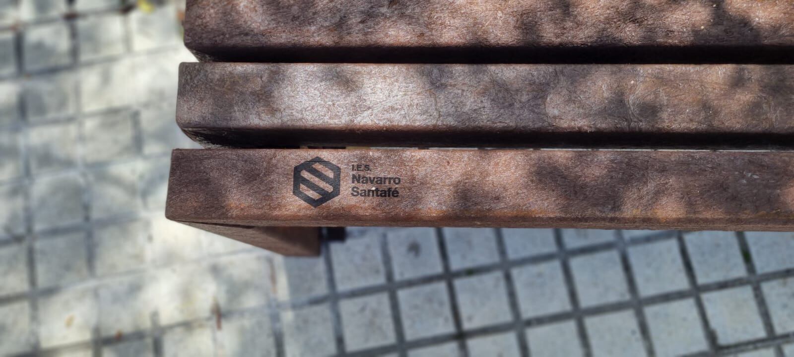 Bancos de material reciclado plástico procedente de rechazo