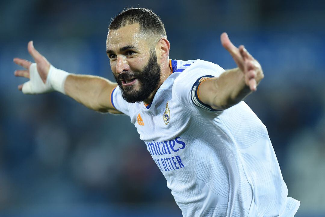 Karim Benzema celebrando su gol frente al Alavés