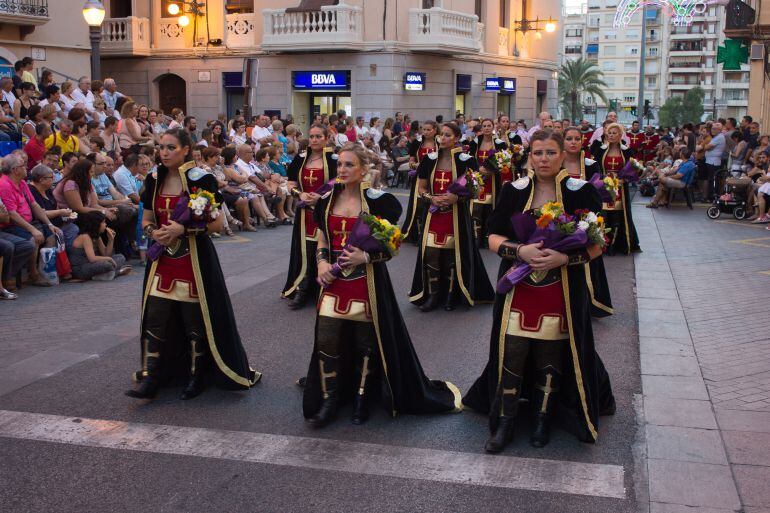 Ofrenda de flores de Moros y Cristianos