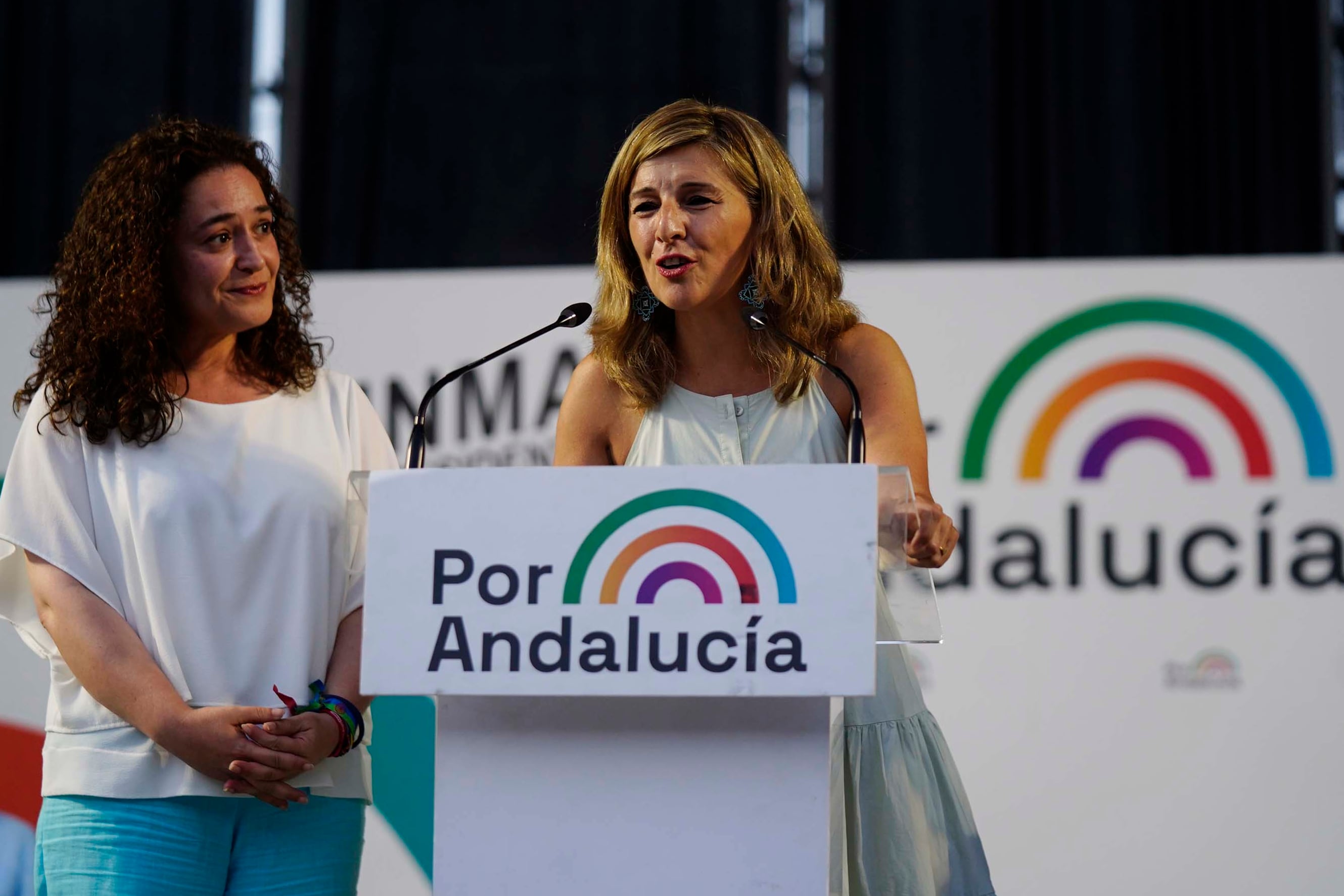 La vicepresidenta segunda del Gobierno y ministra de Trabajo y Economía Social, Yolanda Díaz, junto a la candidata a las generales de Andalucía, Inma Nieto.