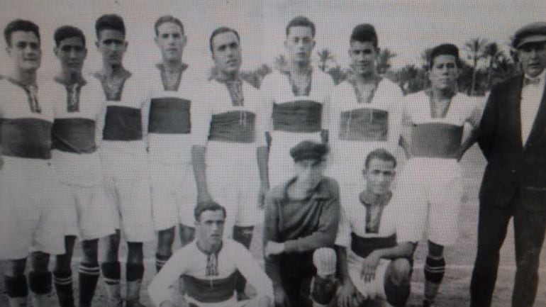 Una de las formaciones del Elche C.F. en 1923