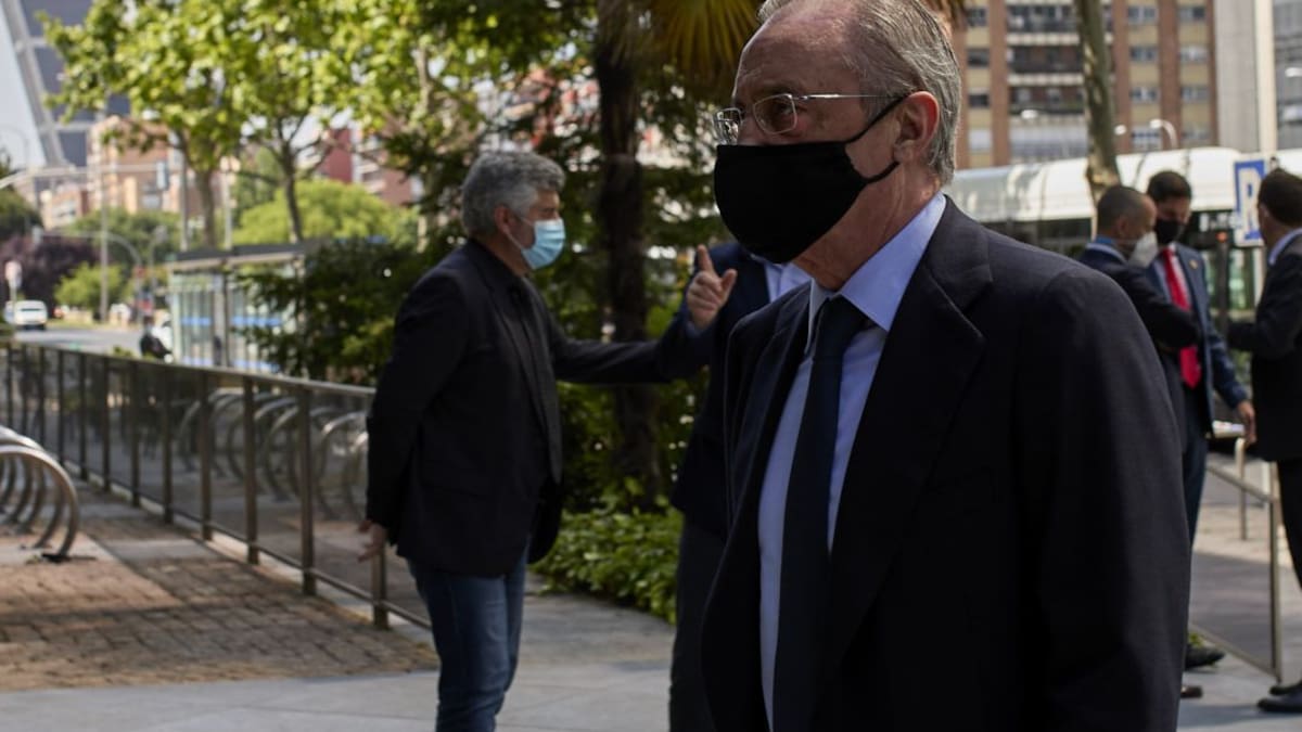 Álvaro Benito, en el Sanedrín de futbolistas: "Se están dando palos de ciego en el Real Madrid"