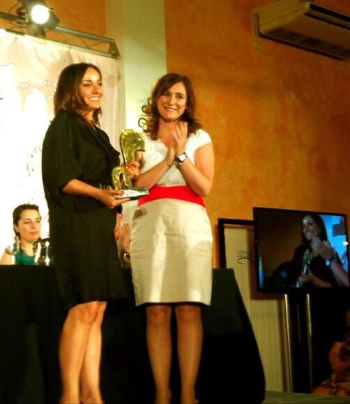 La directora de &#039;Hoy por hoy&#039; recibió de manos de Margarita Gutiérrez el XIV premio de comunicación  &#039;Manuel Alonso Vicedo&#039;, quien fuera director de Radio Sevilla de la Cadena Ser