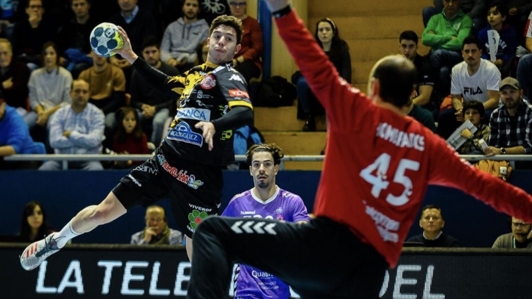 Imagen del anterior partido entre alcarreños y leoneses en Guadalajara (31-34)