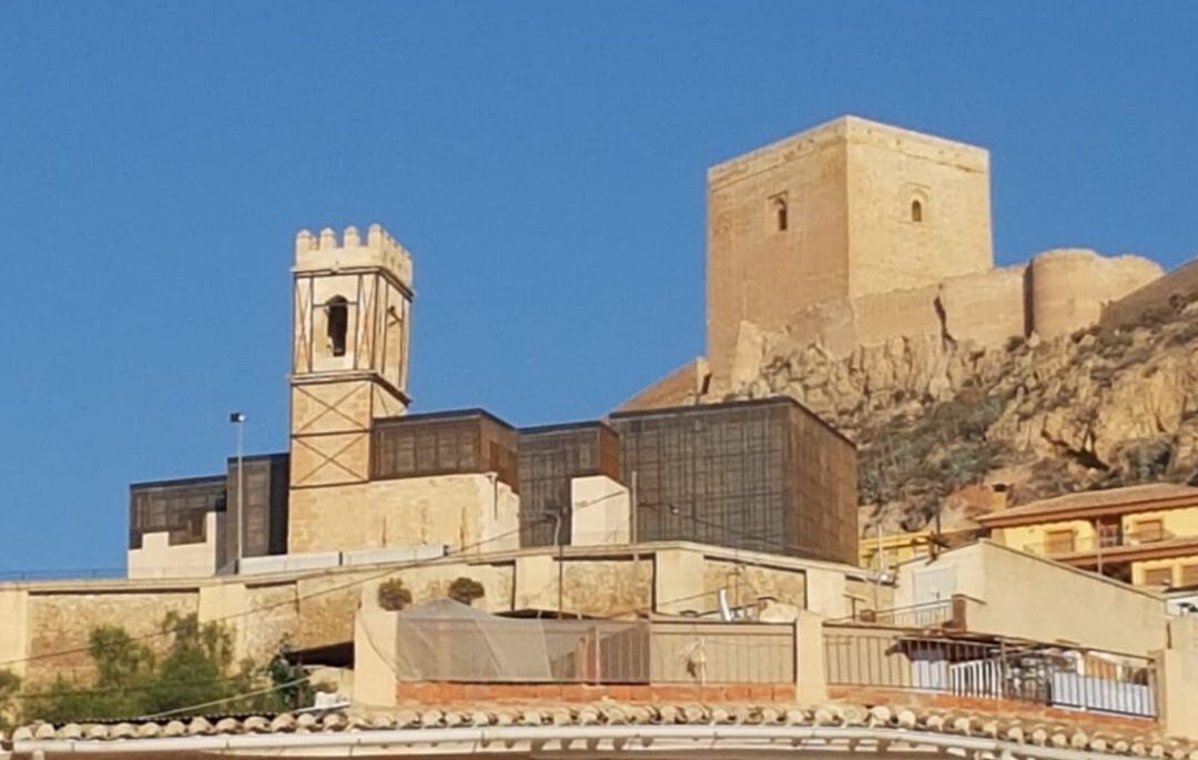 Imagen de la iglesia de San Pedro con la nueva cubierta