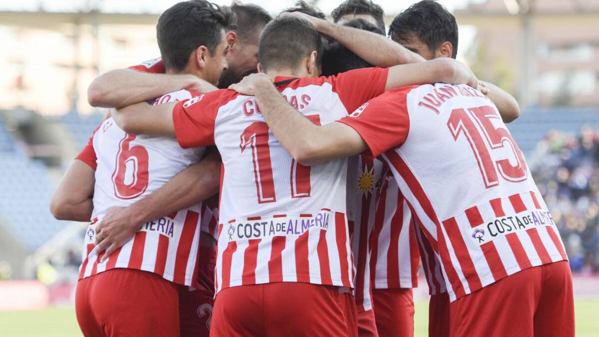 El Almería, a 4 puntos del play off a Primera y a... ¡17 del descenso!