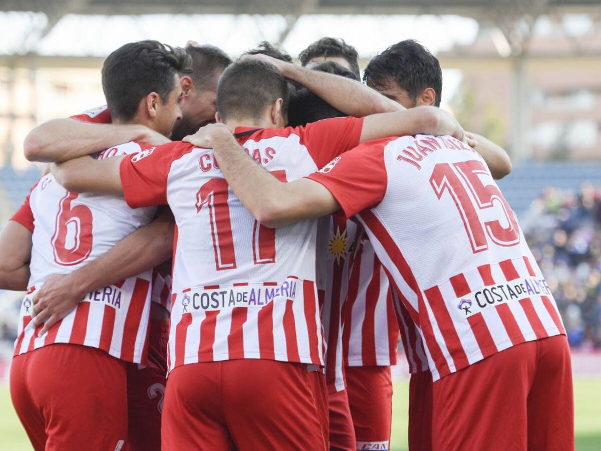 El Almería, a 4 puntos del play off a Primera y a... ¡17 del descenso!