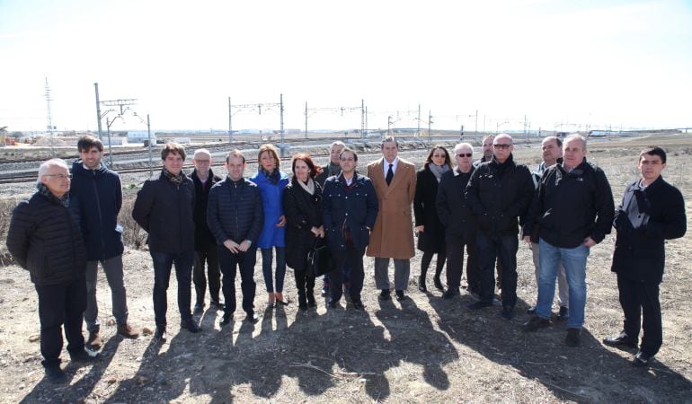 El alcalde de Fuenlabrada junto a empresarios y sindicatos