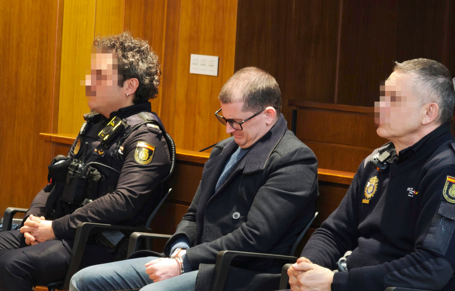 El acusado, durante la lectura de la sentencia por el asesinato de Boltaña