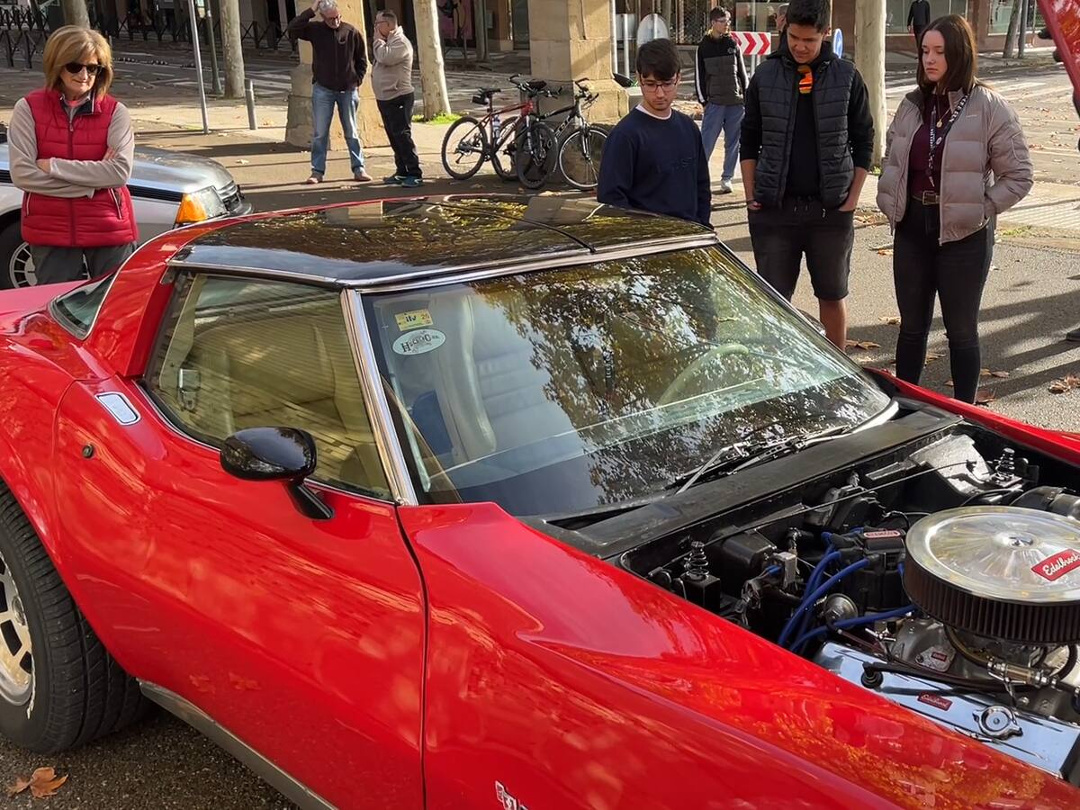 Huesca vuelve a llenarse de vehículos históricos