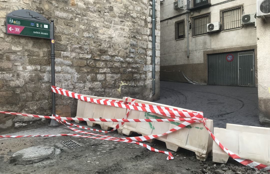 Obras en la calle Arquillos de Jaén.