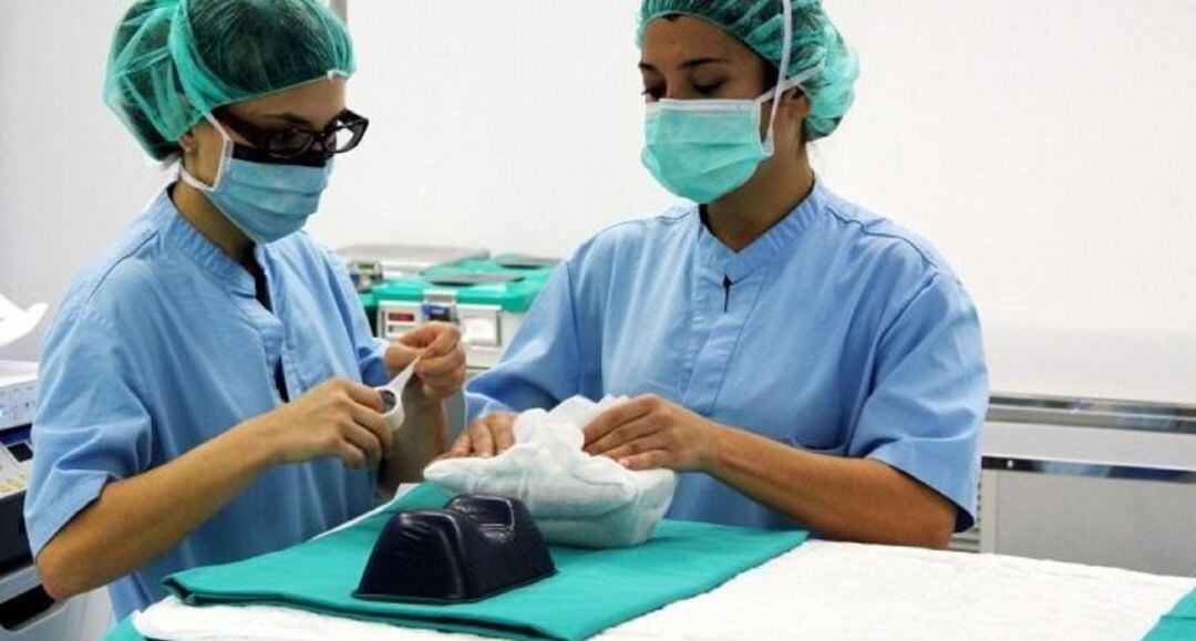 Sanitarias trabajando