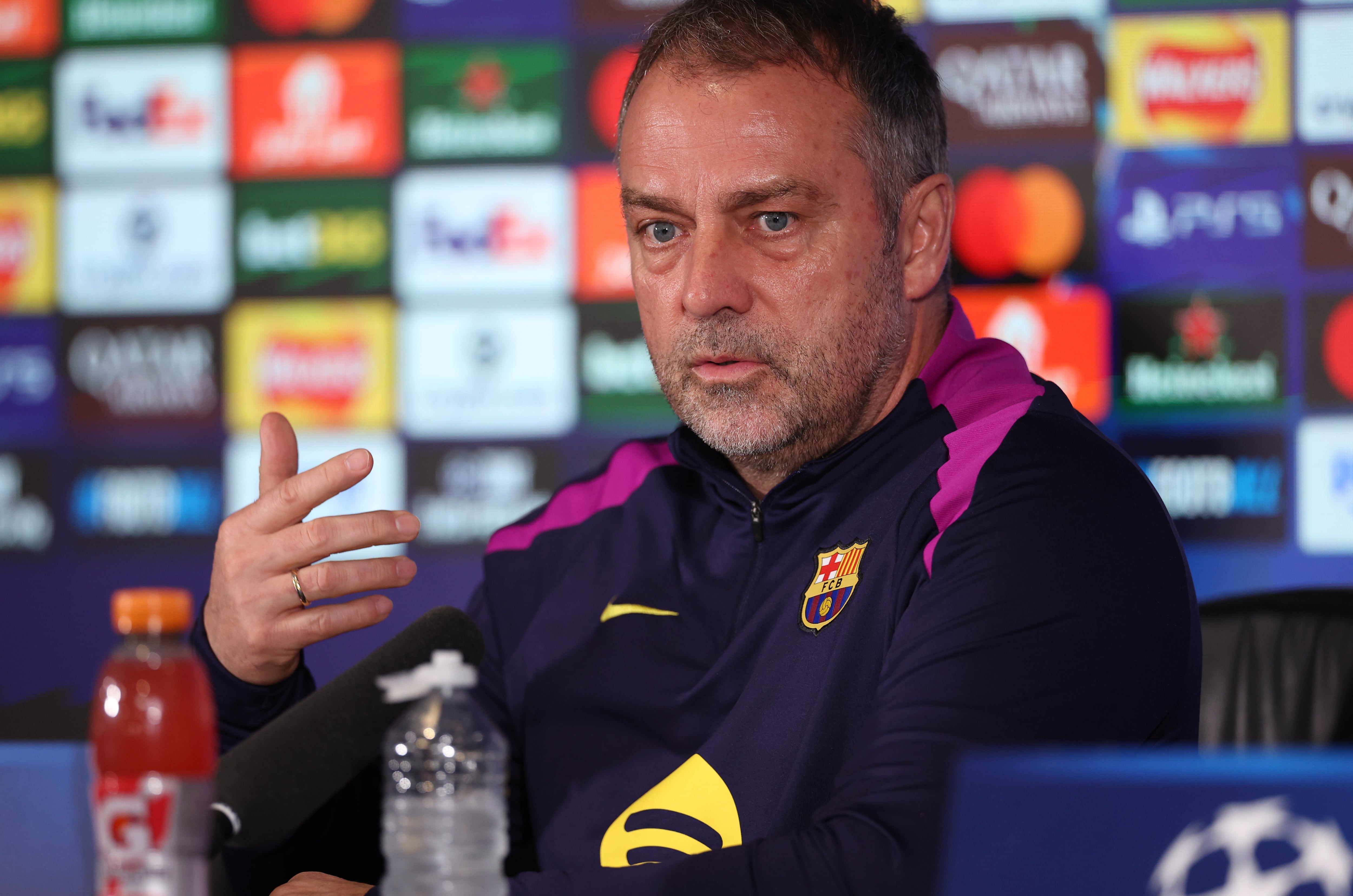 NEWCASTLE (United Kingdom), 09/03/2026.- Barcelona manager Hansi Flick attends a press conference in Newcastle, Britain, 09 March 2026. FC Barcelona will face Newcastle United in their UEFA Champions League Round of 16 1st leg match on 10 March. (Liga de Campeones, Reino Unido) EFE/EPA/ADAM VAUGHAN