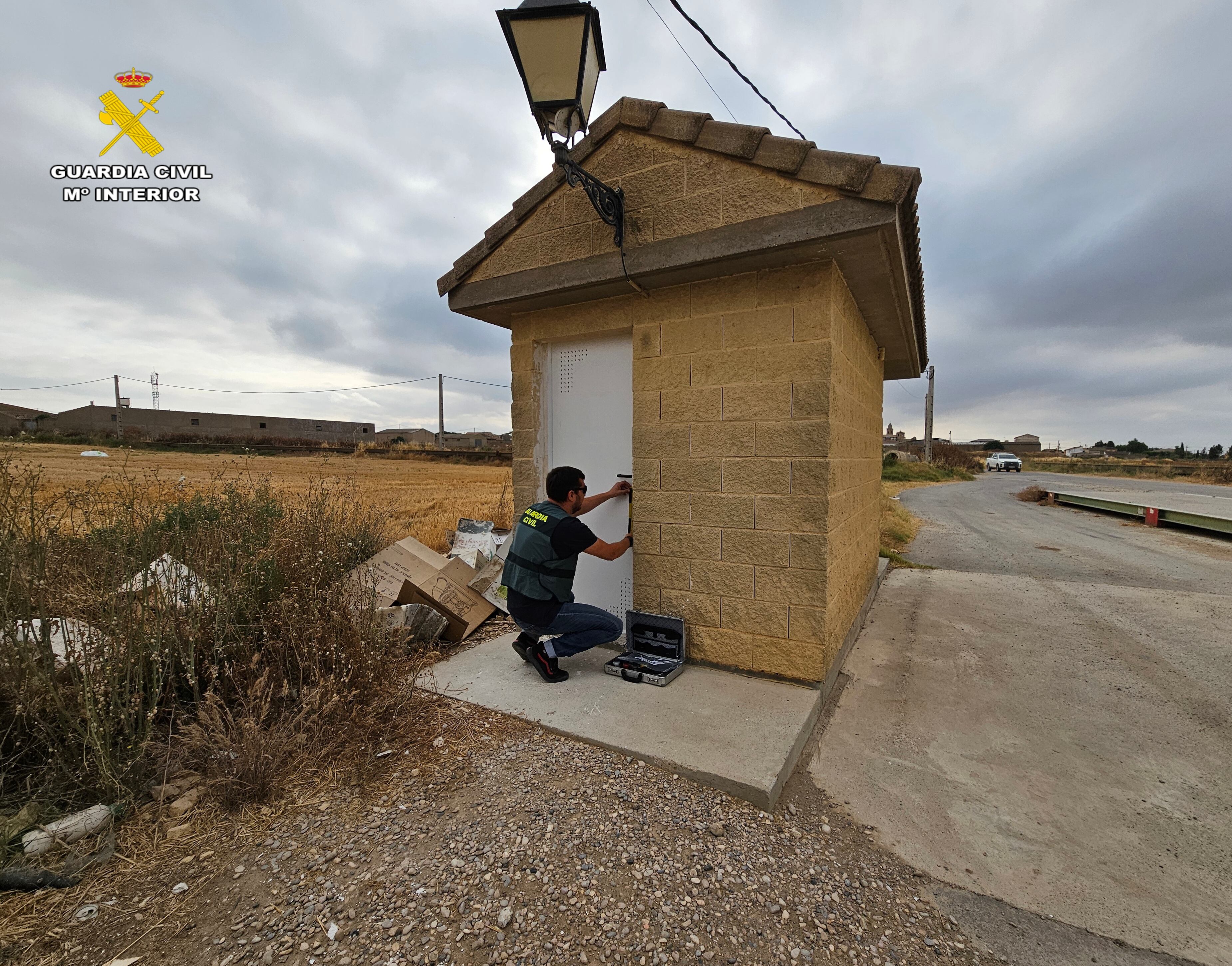 La Guardia Civil investigando un robo en Los Monegros