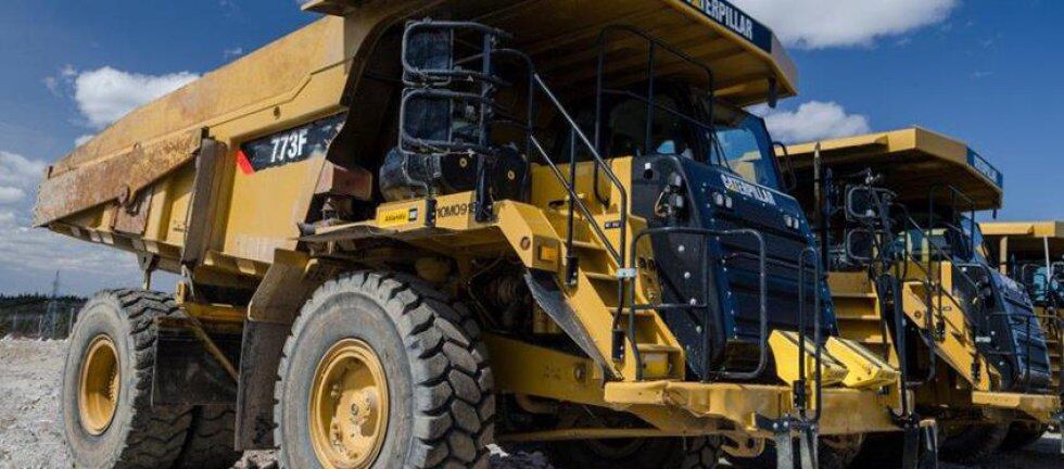 Imagen de archivo de maquinaria de obra sin conductor