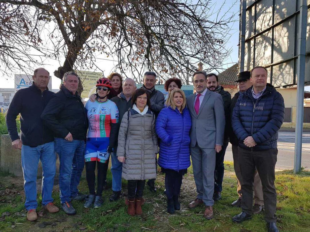 El consejero de Fomento en funciones, Felipe López, acompañado de la alcaldesa de Jerez, Mamen Sánchez, en el inicio de las obras
