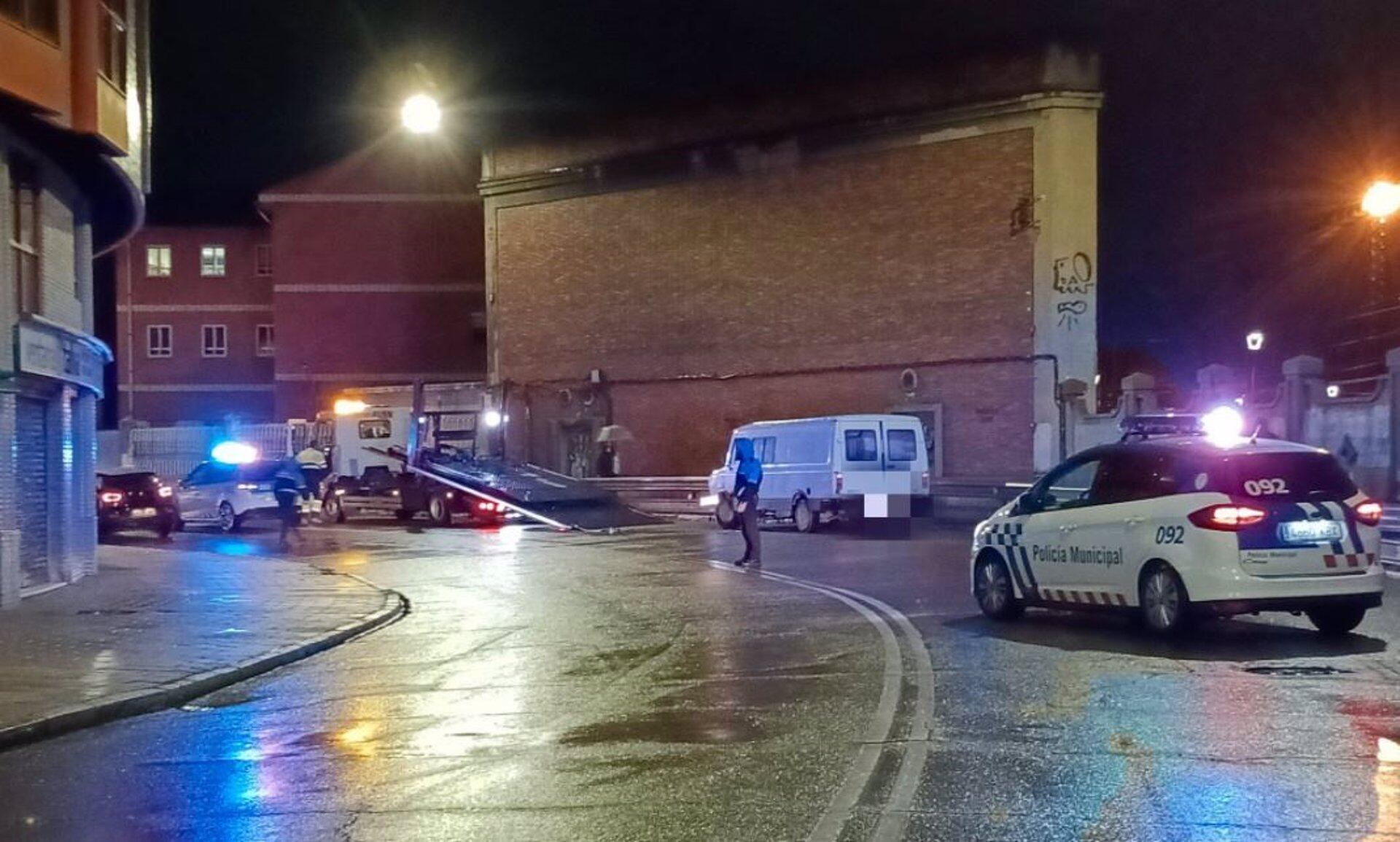 Accidente de una furgoneta en la calle Recondo de Valladolid