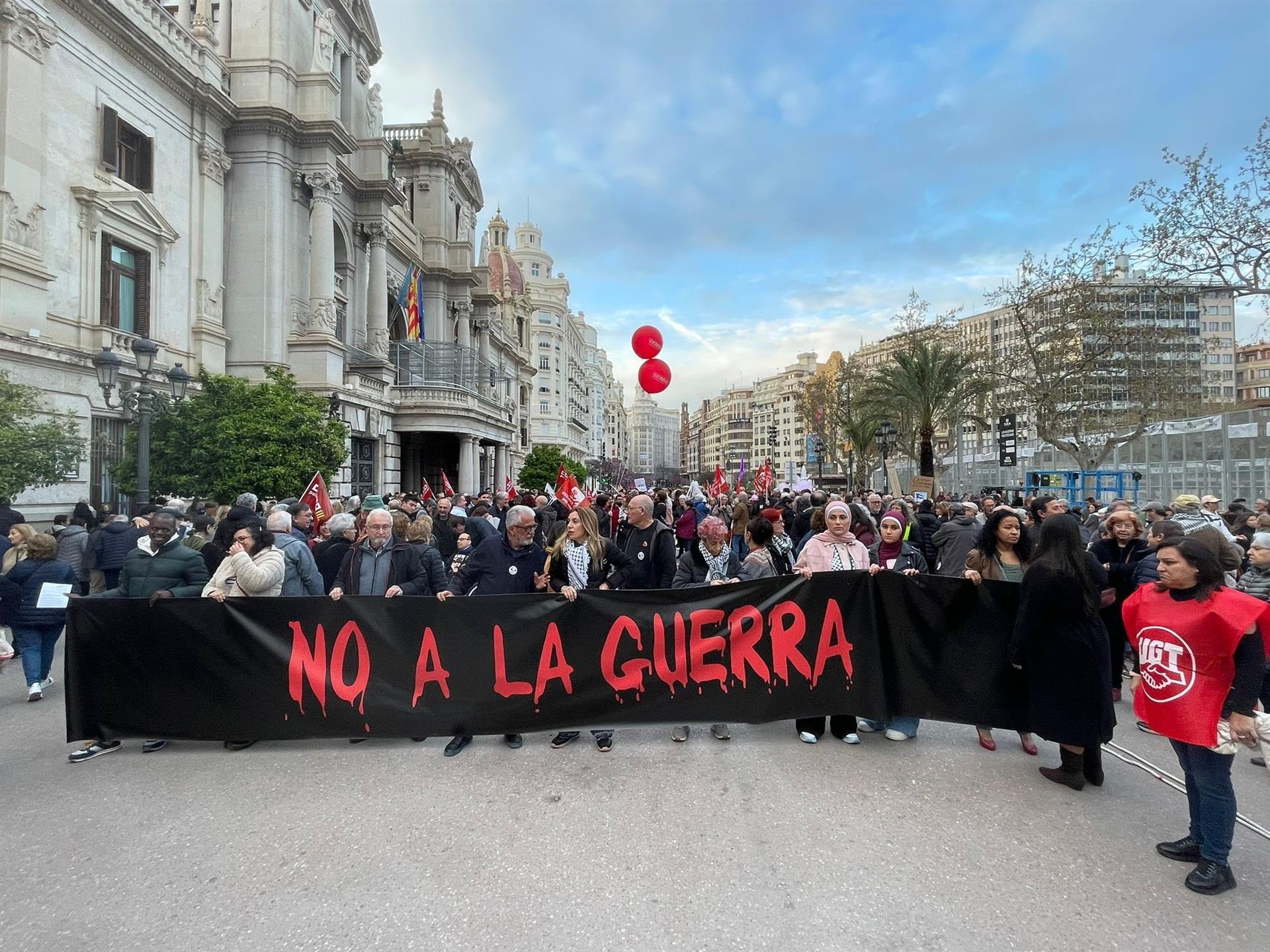 Imagen de la manifestación en València celebrada bajo el lema 'No a la guerra'