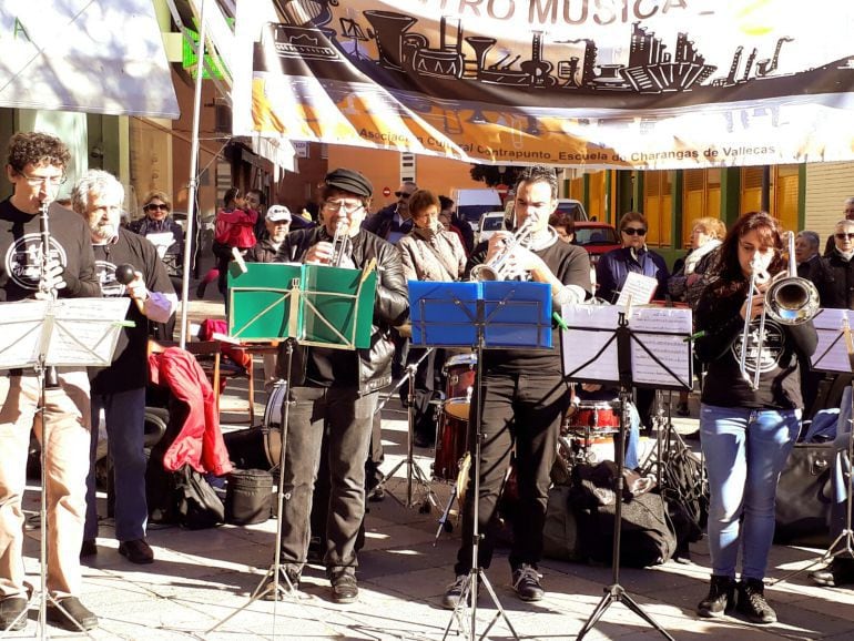 La Vallekana Bin Ban en una actuación en la calle