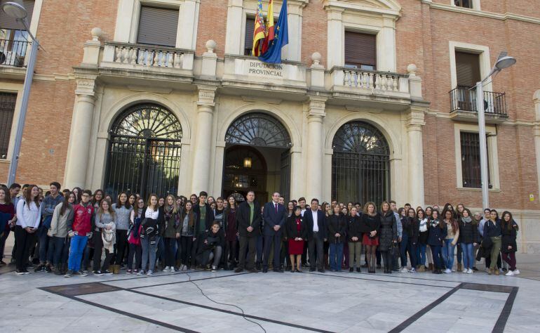 Concentración de condena de la violencia de género en la Diputación de Castellón.