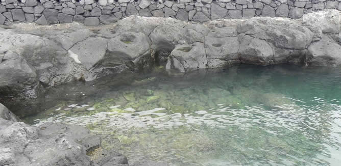 El agua del puerto de La Restinga, en El Hierro