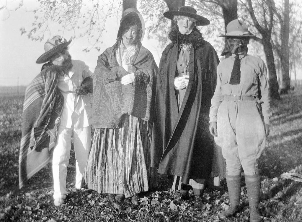 Disfraces de Halloween en 1914.