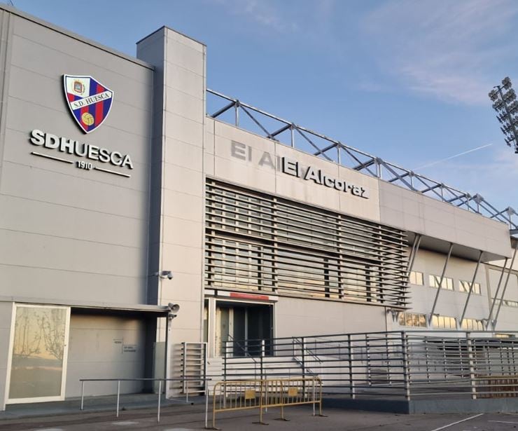 El Estadio de El Alcoraz añade Amazon a su denominación