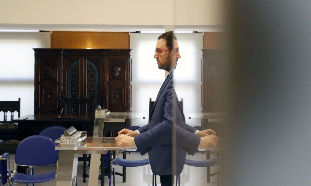 El presidente, Adrián Barbón, durante la rueda de prensa.